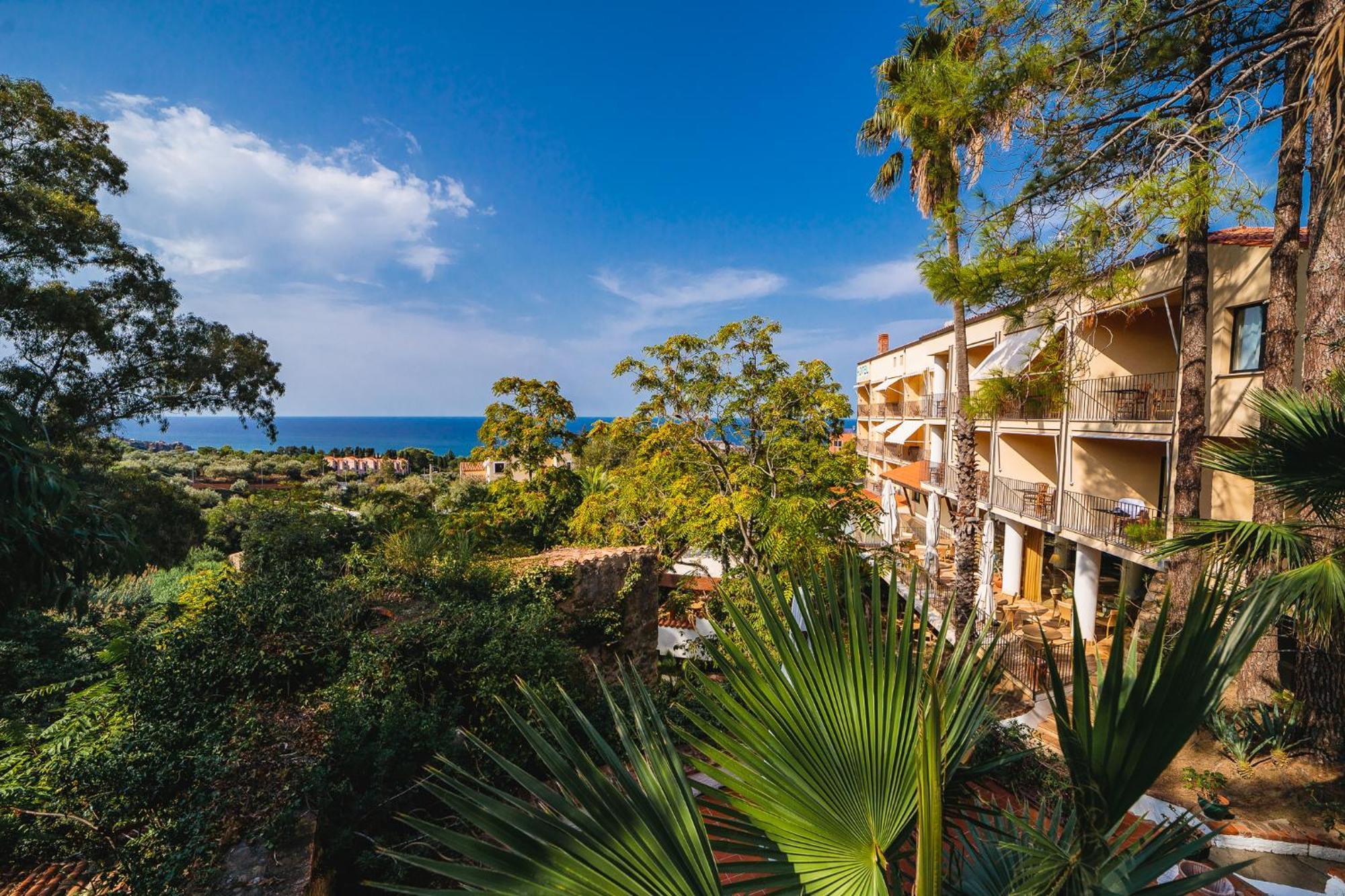 Hotel Alberi Del Paradiso 4*